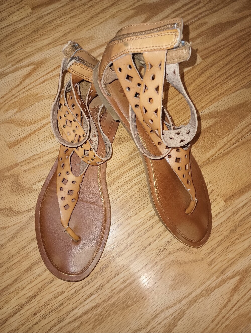 Yellow Box Gladiator Sandals. Tan. Women's 8